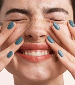 Pink Gellac - Teal Blue - Gellak - Vegan - Blauw - Glanzend - 15ml 6 Pink Gellac - Teal Blue - Gellak - Vegan - Blauw - Glanzend - 15ml -Cosmeticawinkel 1050x1200 21