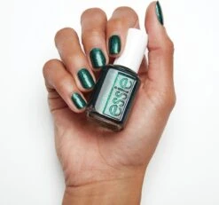 Essie Winter Collection Nagellak – 669 Under Wraps - Groene Glitter Nagellak -Cosmeticawinkel 1200x1124 3