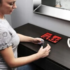 In Round Nagelset 16-delig Met Etui – Manicure Set – Pedicure Set - Staal – Zwart / Rood – Nagelsetje – Nagel Knipper – Nagelknipper – Manicureset – Nagelschaar – Pedicureset – Nagelverzorging – Nageltang – Nail Clipper -Cosmeticawinkel 1200x1200 1060