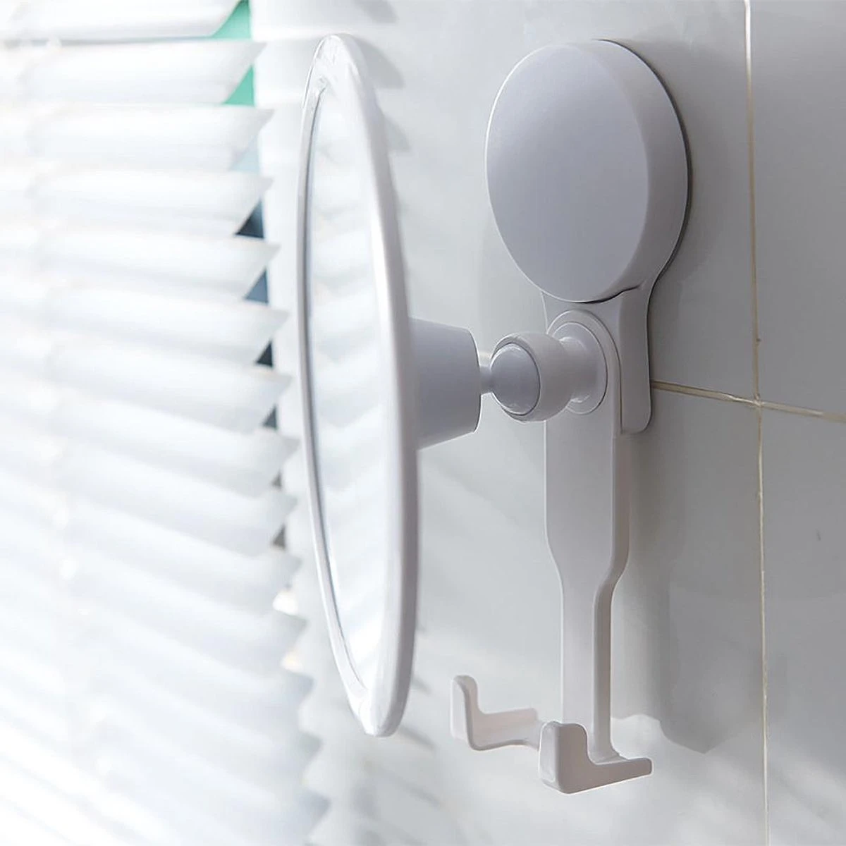 Merkloos Douche Spiegel Met Scheermeshouder - Badkamer - Douche - Scheren - Make Up - Scheerspiegel - Rond 1 Merkloos Douche Spiegel Met Scheermeshouder - Badkamer - Douche - Scheren - Make Up - Scheerspiegel - Rond