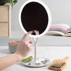 Navaris Make-up Spiegel Met Verlichting - Inclusief Kleinere Handspiegel Met 5x Vergroting - LED-verlichting Met Dim-functie - Wit -Cosmeticawinkel 1200x1200 1199