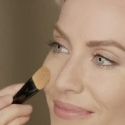 Max Factor Radiant Lift FD - 30 Porcelain -Cosmeticawinkel 1200x1200 26