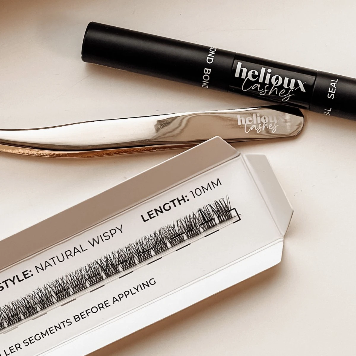 Helioux® - Quicklashes Nepwimpers - DIY Wimpersextensions Voor Thuis - 12mm - Blijven 5+ Dagen Zitten - Complete Set Incl. Wimpers, Lijm, Remover, Pincet - Herbruikbaar - Falscara 5 Helioux® - Quicklashes Nepwimpers - DIY Wimpersextensions Voor Thuis - 12mm - Blijven 5+ Dagen Zitten - Complete Set Incl. Wimpers, Lijm, Remover, Pincet - Herbruikbaar - Falscara - Afbeelding 5