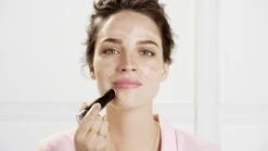 Bourjois Foundcealer Foundation - 110 Vanille Clair -Cosmeticawinkel 1200x675 4