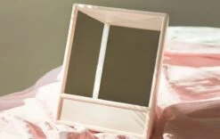 MRMR - The Non-reversing Mirror - Zonder Links & Rechts Gespiegeld - Make Up Spiegel -Cosmeticawinkel 1200x757 6