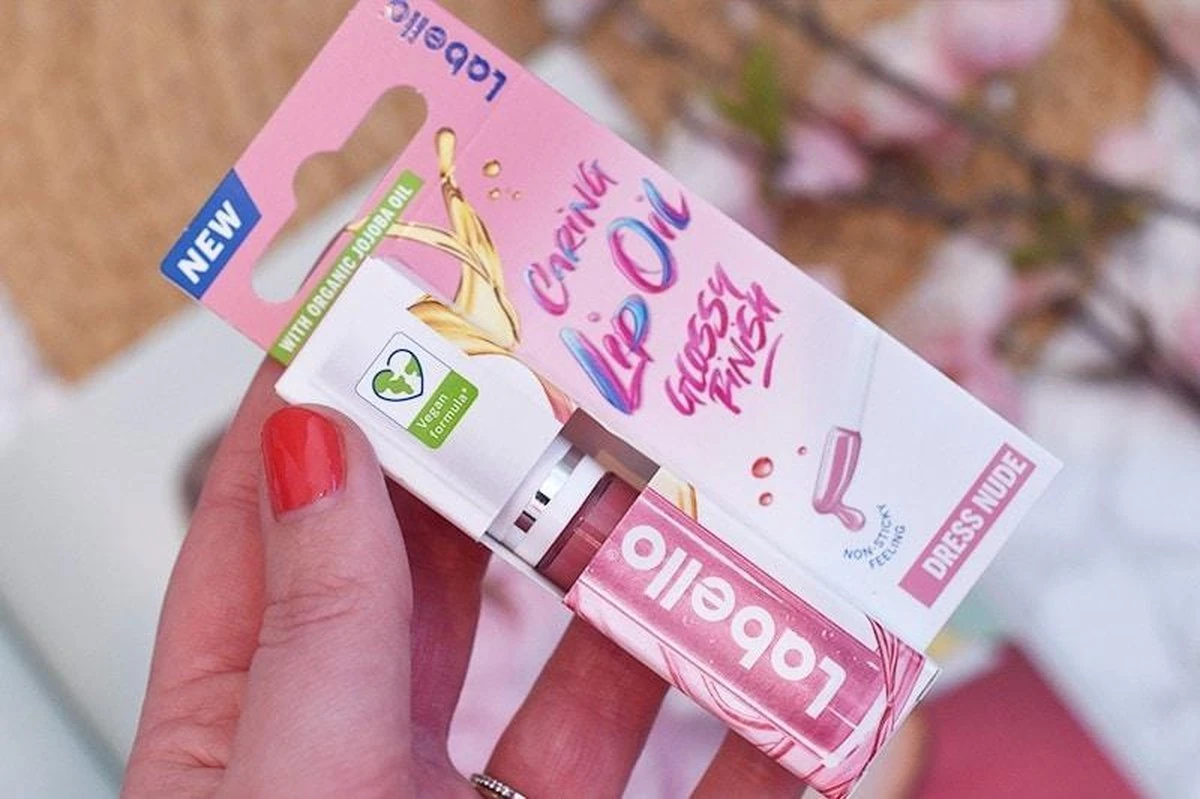 Labello Caring Lip Oil Dress Nude - 5.5 Ml 6 Labello Caring Lip Oil Dress Nude - 5.5 Ml - Afbeelding 6