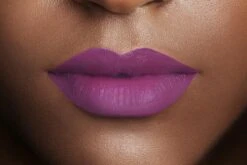 L'Oréal Paris Rouge Signature Lippenstift - 104 I Rebel - Paars - Matte Vloeibare Lipstick 16 L'Oréal Paris Rouge Signature Lippenstift - 104 I Rebel - Paars - Matte Vloeibare Lipstick -Cosmeticawinkel 1200x800 10