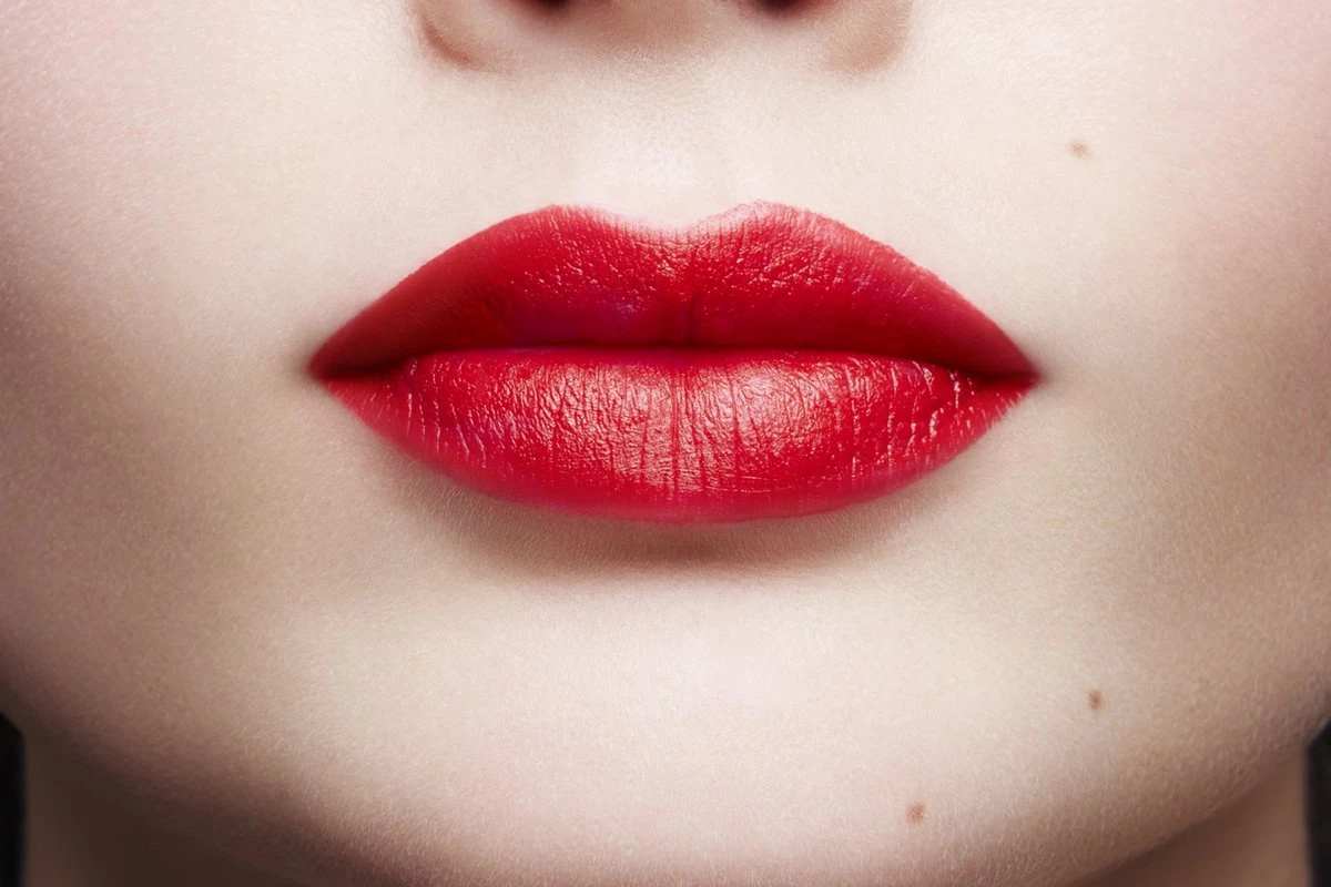 L'Oréal Paris Color Riche Matte Lippenstift - 347 Haute Rouge 3 L'Oréal Paris Color Riche Matte Lippenstift - 347 Haute Rouge - Afbeelding 3