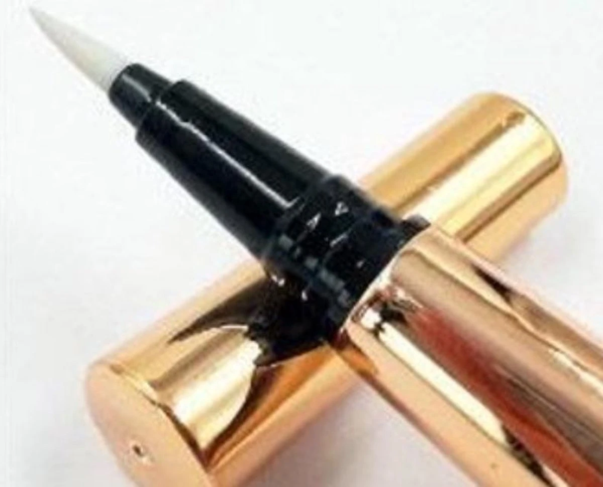 Clear Magnetic Eyeliner - Luxery Eyeliner - Magnetisch - Nep Wimpers - Valse Wimpers - Waterproof - By Lash Boss 2 Clear Magnetic Eyeliner - Luxery Eyeliner - Magnetisch - Nep Wimpers - Valse Wimpers - Waterproof - By Lash Boss - Afbeelding 2