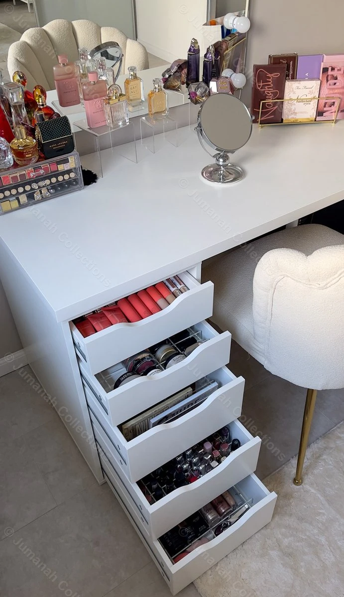 Jumanah® Collections - "Sorted" Large Lip Set - Make Up Organizer - Ladeverdeler - Lade Organizer - Transparant - Acryl - Kunststof - Ikea Alex 5 Ladeblok 6 Jumanah® Collections - "Sorted" Large Lip Set - Make Up Organizer - Ladeverdeler - Lade Organizer - Transparant - Acryl - Kunststof - Ikea Alex 5 Ladeblok - Afbeelding 6