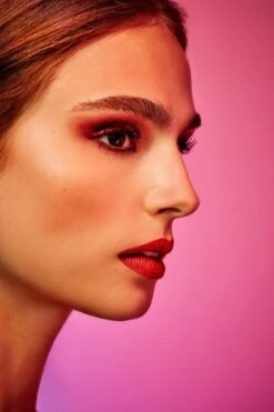 L’Oréal Paris Paris Electric Nights Superliner Matte Signature Eyeliner - Limited Edition – 11 Red Signature – Rood -Cosmeticawinkel 800x1200 9