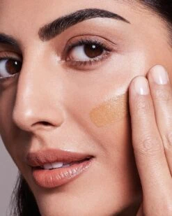 Max Factor Radiant Lift FD - 80 Deep Bronze -Cosmeticawinkel 960x1200 5